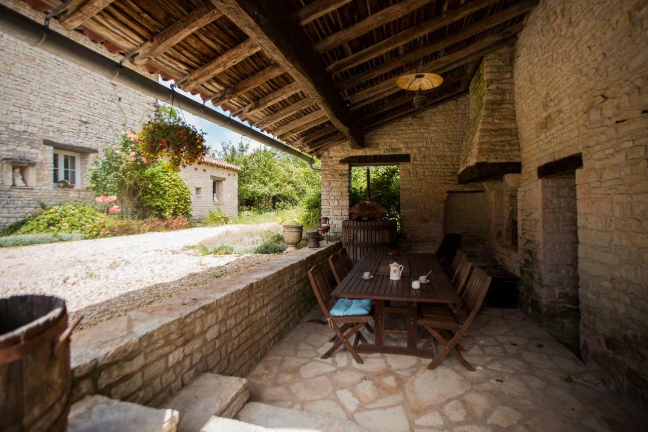 Le Logis De L'Espoir Bed & Breakfast Jauldes Exterior photo